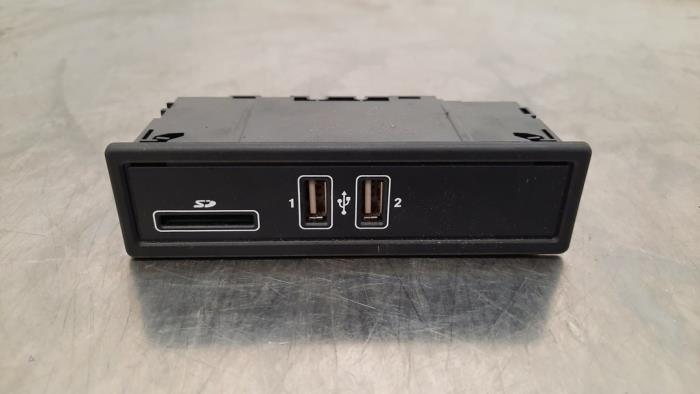 Zlacze AUX/USB Mercedes GLC-Klasse