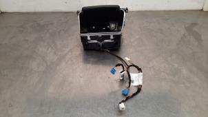 Gebruikte Opbergvak Mercedes GLC Coupe (C253) 2.0 350 e 16V 4-Matic Prijs € 66,55 Inclusief btw aangeboden door Autohandel Didier