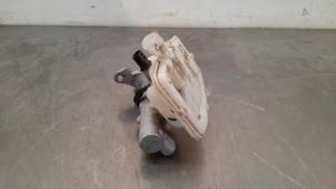 Gebruikte Hoofdremcilinder Renault Trafic (1FL/2FL/3FL/4FL) 2.0 dCi 16V 145 Prijs € 54,45 Inclusief btw aangeboden door Autohandel Didier