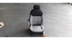 Gebruikte Voorstoel links Fiat Fiorino (225) 1.3 D 16V Multijet Prijs € 181,50 Inclusief btw aangeboden door Autohandel Didier