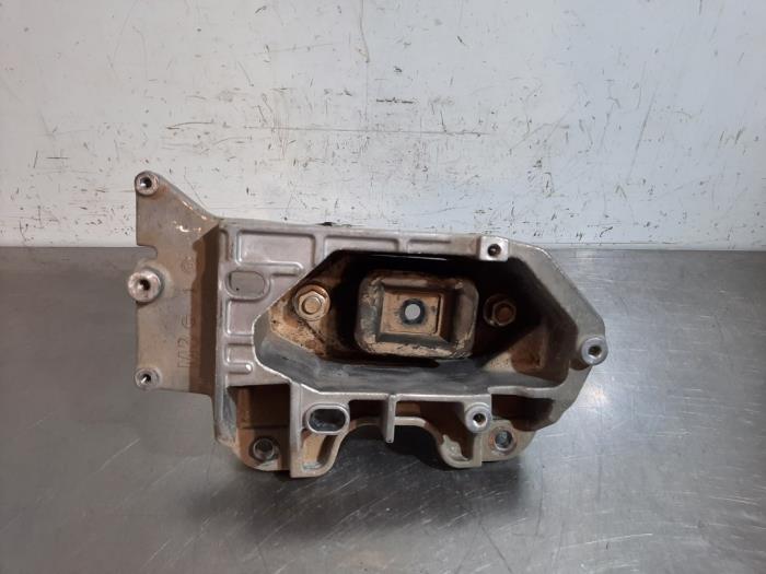 Engine mount Nissan Juke