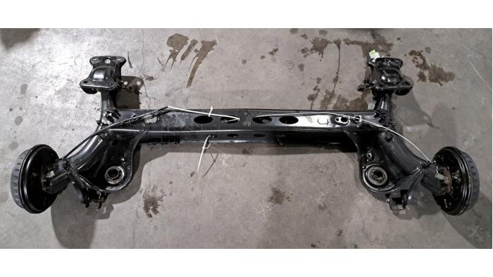 Galinės ašies priekinių ratų pavara Volkswagen Polo