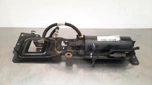 Gebruikte Start/stop condensator Citroen Jumpy 2.0 Blue HDI 120 Prijs € 163,35 Inclusief btw aangeboden door Autohandel Didier