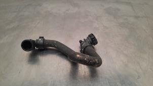 Gebruikte Radiateurslang Peugeot 208 II (UB/UH/UP) 1.5 BlueHDi 100 Prijs € 30,25 Inclusief btw aangeboden door Autohandel Didier