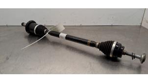 Gebruikte Aandrijfas links-achter BMW 1 serie (F40) M135i xDrive 2.0 TwinPower 16V Prijs € 199,65 Inclusief btw aangeboden door Autohandel Didier