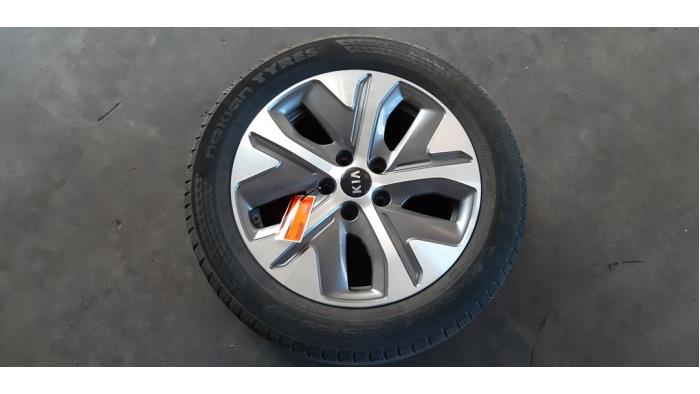 Wheel + winter tyre Kia Niro