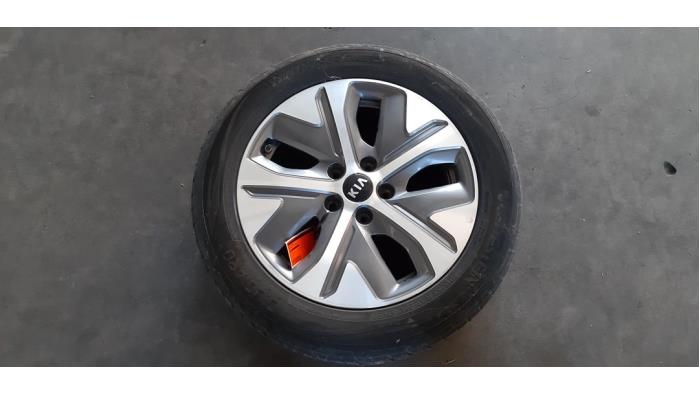 Wheel + tyre Kia Niro