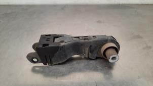 Gebruikte Triangel rechts-achter Jaguar E-Pace 2.0 D 180 16V AWD Prijs € 48,40 Inclusief btw aangeboden door Autohandel Didier