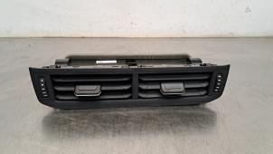 Gebruikte Luchtrooster Dashboard Volkswagen T-Cross 1.0 TSI 95 12V Prijs € 66,55 Inclusief btw aangeboden door Autohandel Didier