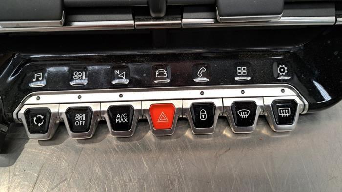 Radio control panel Peugeot 2008