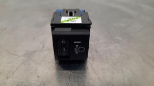 Gebruikte Hoogteregelaar schakelaar Toyota Yaris IV (P21/PA1/PH1) 1.5 12V Hybrid 115 Prijs € 24,20 Inclusief btw aangeboden door Autohandel Didier