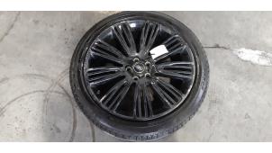 Gebruikte Velg + Band Landrover Range Rover IV (LG) 4.4 SDV8 32V Prijs € 332,75 Inclusief btw aangeboden door Autohandel Didier