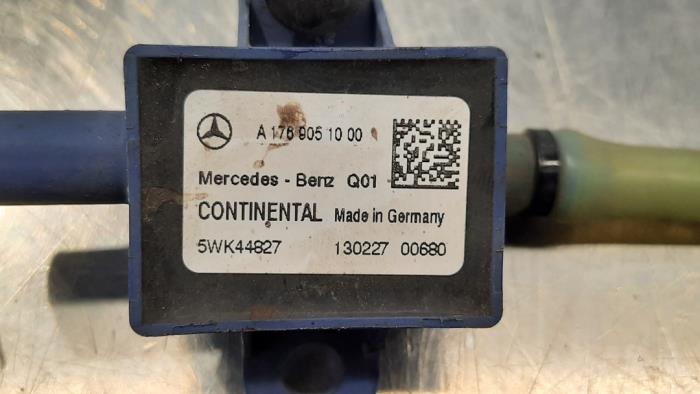 Voetganger Crash sensor van een Mercedes-Benz A (W176) 1.6 A-180 16V 2013