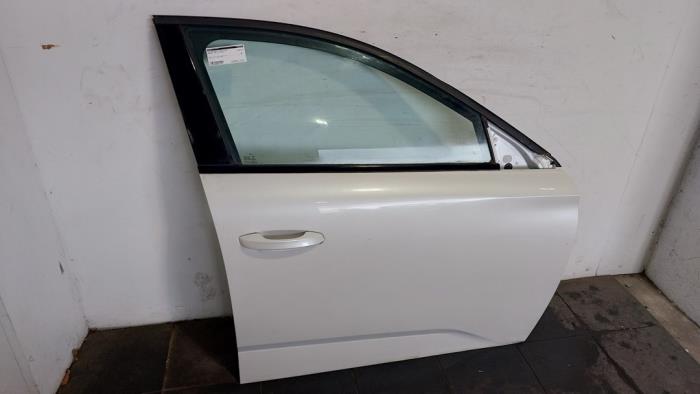 Drzwi prawe przednie wersja 4-drzwiowa Peugeot 308