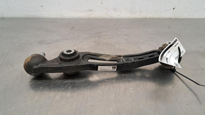 Draagarm links-voor van een Land Rover Range Rover IV (LG) 4.4 SDV8 32V 2020