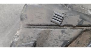 Gebruikte Ureumreservoir Landrover Range Rover IV (LG) 4.4 SDV8 32V Prijs € 266,20 Inclusief btw aangeboden door Autohandel Didier