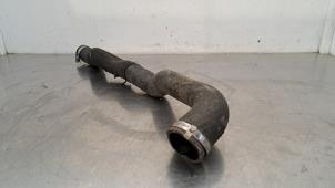 Gebruikte Intercooler Slang Landrover Range Rover IV (LG) 4.4 SDV8 32V Prijs € 36,30 Inclusief btw aangeboden door Autohandel Didier