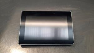 Gebruikte Display Multi Media regelunit Landrover Range Rover IV (LG) 4.4 SDV8 32V Prijs € 532,40 Inclusief btw aangeboden door Autohandel Didier