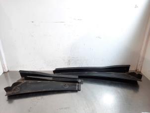 Gebruikte Paravent Citroen C3 Aircross I (2C/2R) 1.2 e-THP PureTech 130 Prijs € 66,55 Inclusief btw aangeboden door Autohandel Didier