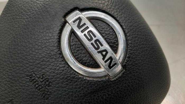 Airbag links (Stuur) van een Nissan NP 300 Navara (D23) 2.3 dCi twinturbo 16V 4x4 2019