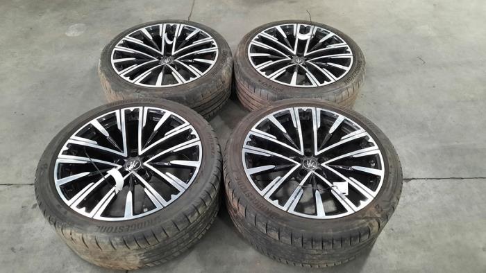 Set of wheels + tyres Maserati Grecale