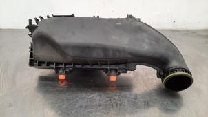 Gebruikte Luchtfilterhuis Mercedes C (W205) C-200 1.5 EQ Boost Prijs € 96,80 Inclusief btw aangeboden door Autohandel Didier