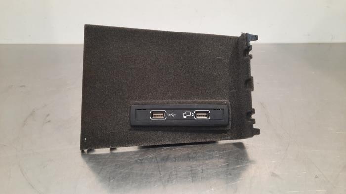 Zlacze AUX/USB Mercedes GLE-Klasse