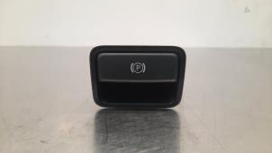 Gebruikte Handrem schakelaar Mercedes GLE (W166) 300d 2.0 4-Matic Prijs € 18,15 Inclusief btw aangeboden door Autohandel Didier