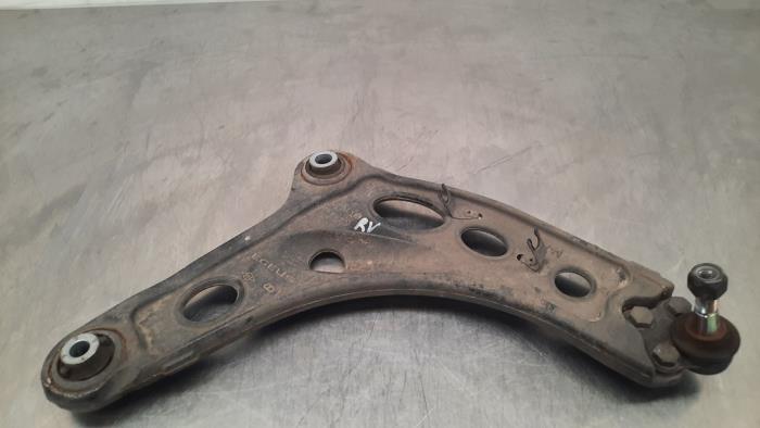 Front wishbone, right Renault Trafic