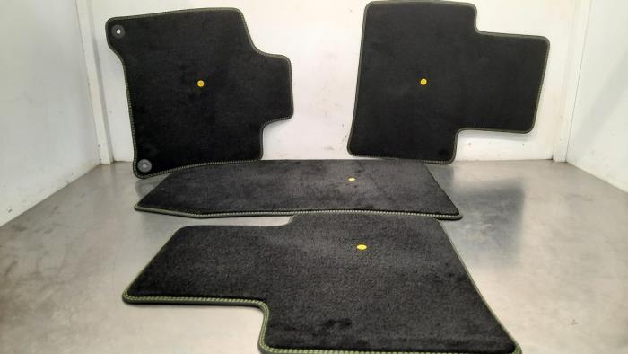 Set of mats Peugeot 408
