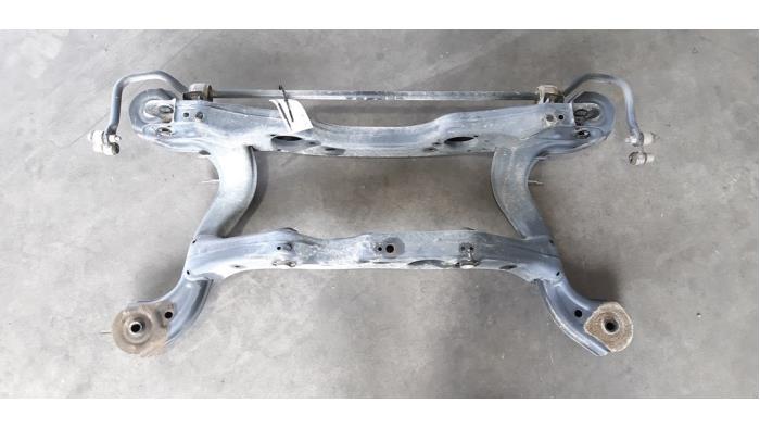 Subframe Infiniti Q30