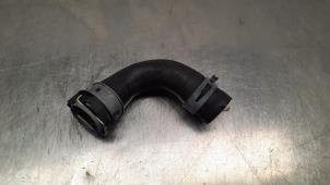 Gebruikte Koelwaterslang Mercedes Sprinter 3,5t (907.6/910.6) 315 CDI 2.0 D RWD Prijs € 24,20 Inclusief btw aangeboden door Autohandel Didier