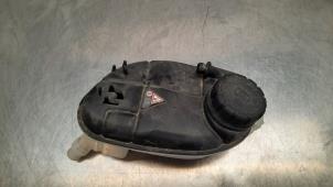 Gebruikte Koelvloeistof Reservoir Infiniti Q30 (H15) 2.2d 16V Prijs € 24,20 Inclusief btw aangeboden door Autohandel Didier