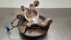 Gebruikte Fusee links-achter Infiniti Q30 (H15) 2.2d 16V Prijs € 133,10 Inclusief btw aangeboden door Autohandel Didier