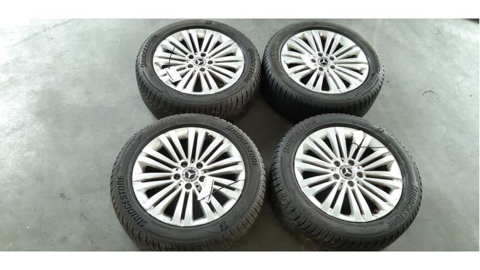 Set of wheels + winter tyres Mercedes C-Klasse