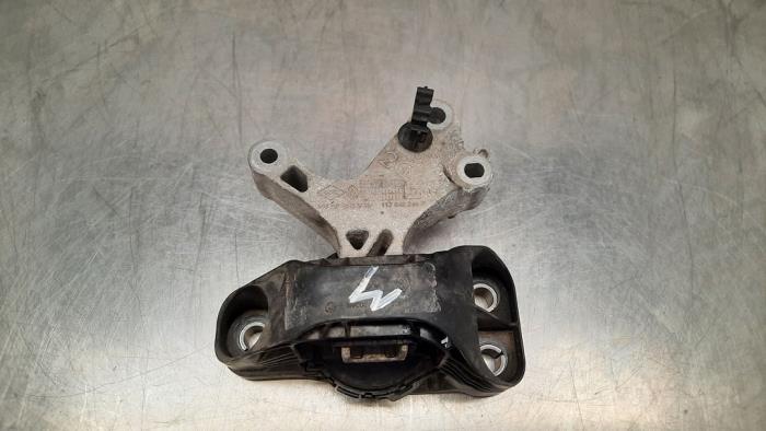 Engine mount Renault Scenic