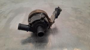 Gebruikte Extra waterpomp Renault Master III (FV) 2.3 Energy dCi 180 Twin Turbo 16V FWD Prijs € 60,50 Inclusief btw aangeboden door Autohandel Didier