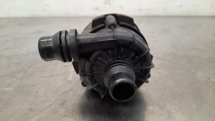 Additional water pump BMW IX