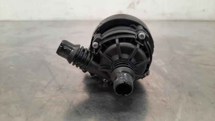 Additional water pump BMW IX