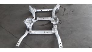 Gebruikte Subframe Landrover Range Rover IV (LG) 4.4 SDV8 32V Prijs € 532,40 Inclusief btw aangeboden door Autohandel Didier