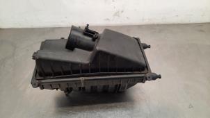 Gebruikte Luchtfilterhuis Landrover Range Rover IV (LG) 4.4 SDV8 32V Prijs € 133,10 Inclusief btw aangeboden door Autohandel Didier