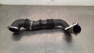 Gebruikte Intercooler Buis Landrover Range Rover IV (LG) 4.4 SDV8 32V Prijs € 102,85 Inclusief btw aangeboden door Autohandel Didier