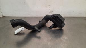 Gebruikte Intercooler Buis Landrover Range Rover IV (LG) 4.4 SDV8 32V Prijs € 36,30 Inclusief btw aangeboden door Autohandel Didier