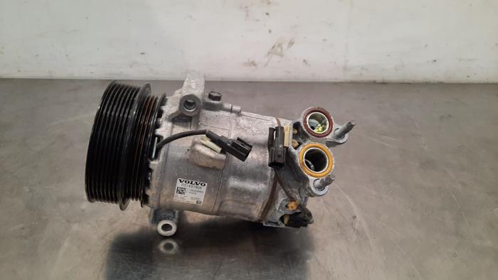 Air conditioning pump Volvo XC40