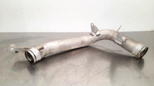 Gebruikte Intercooler Buis Volvo XC60 II (UZ) 2.0 D4 16V Prijs € 54,45 Inclusief btw aangeboden door Autohandel Didier