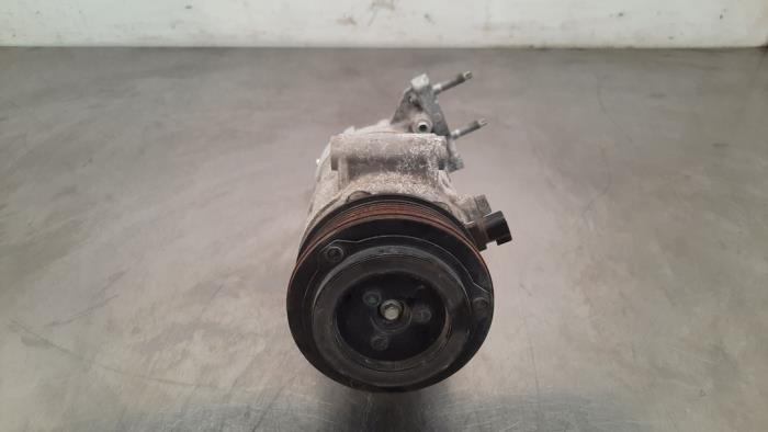 Air conditioning pump Ford Fiesta