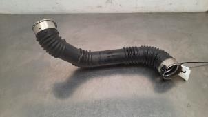 Gebruikte Intercooler Buis Mercedes CLA (118.3) 1.3 CLA-250 e Turbo 16V Prijs € 96,80 Inclusief btw aangeboden door Autohandel Didier