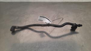 Gebruikte Leiding (diversen) Mercedes CLA (118.3) 1.3 CLA-250 e Turbo 16V Prijs € 24,20 Inclusief btw aangeboden door Autohandel Didier