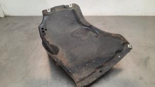 Gebruikte Bodem beschermplaat BMW X3 (G01) sDrive 18d 2.0 TwinPower Turbo 16V Prijs € 42,35 Inclusief btw aangeboden door Autohandel Didier