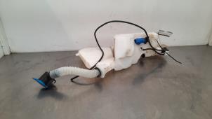 Gebruikte Ruitensproeiertank voor Jaguar F-Pace 3.0 D 24V AWD Prijs € 36,30 Inclusief btw aangeboden door Autohandel Didier